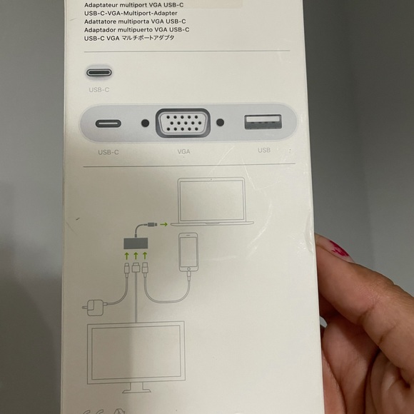 Apple USB-C VGA Multiport Adapter - Picture 2 of 3